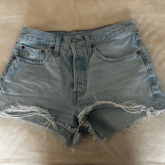 Levi Shorts - Picture 1 of 2